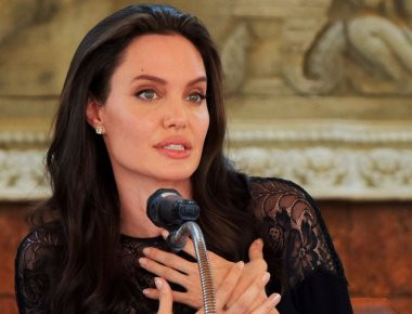 Angelina Jolie: Έξαλλη με τις ερωτήσεις δημοσιογράφου για την προσωπική της ζωή